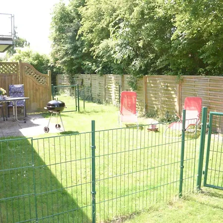 Grosse Terrasse Und Eingezaeunter Garten - Lotsenhus
